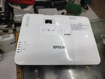 WE HAVE ALL KINDS OF PROJECTORS AVAILBLE IN DUBAI IMPORT 03152965654
