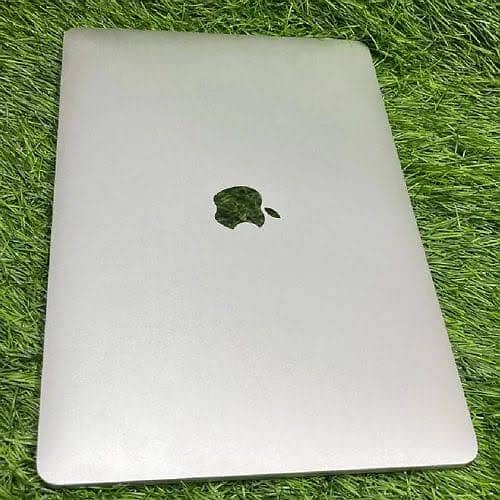 Macbook pro 0