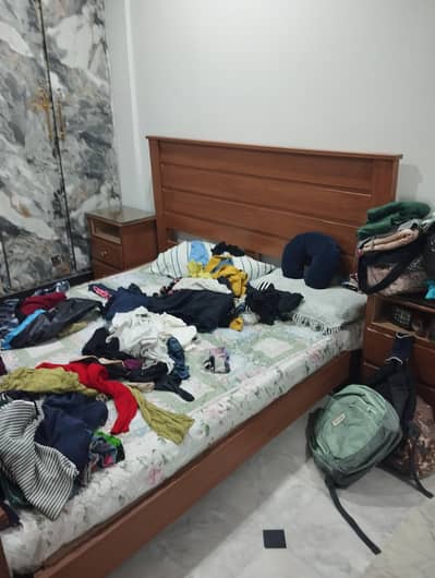 1DOUBLE BED (Diyaar Wood) with Side table