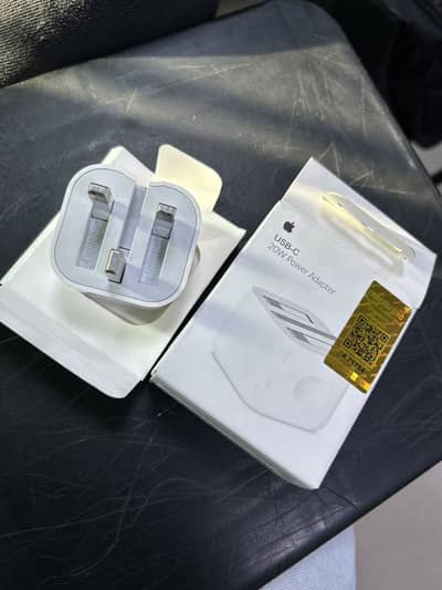 APPLE ORIGINAL ADAPTER