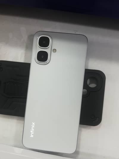 Infinix smart 10 4/64