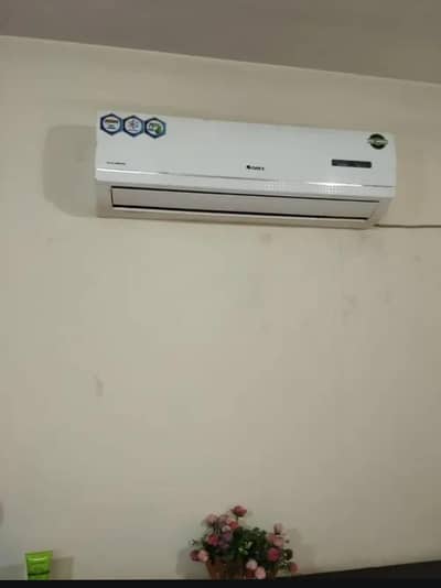 Gree 1.5 ton inverter heat and cool
