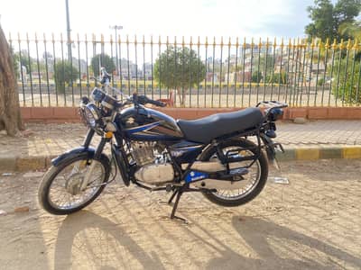 Suzuki gs150 2015