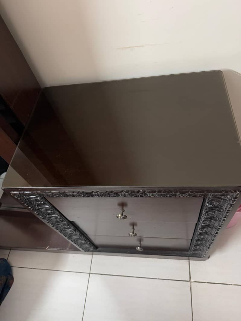 wooden dressing table 1