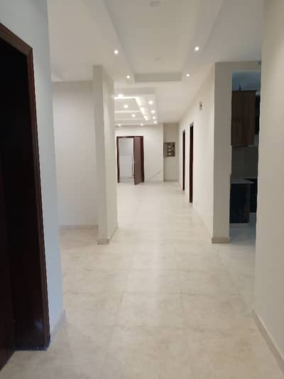 Avenue Mall 3 Bedrooms With Servant