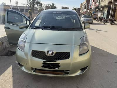 Vitz 2006model2009 sindh registered. Exchang possible.