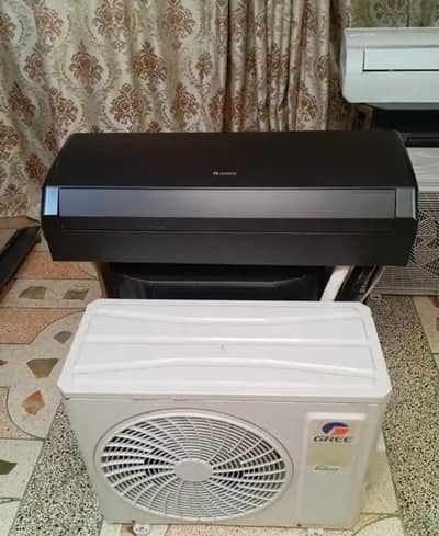 Gree 1.5 ton inverter Ac like brand new