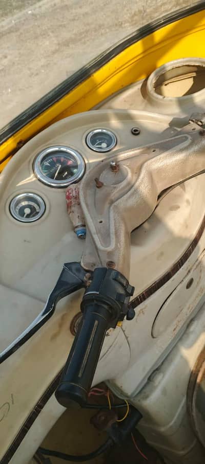 Road Prince 4 stroke cng loader Rikshaw