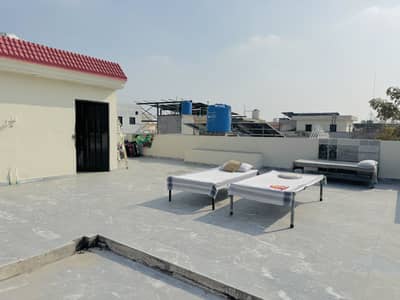 Roof Top 3rd Floor 678 Available Lahore