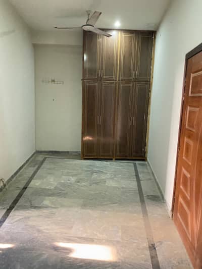 One bed Flat Available For Rent in kuri Road newmal Islamabad