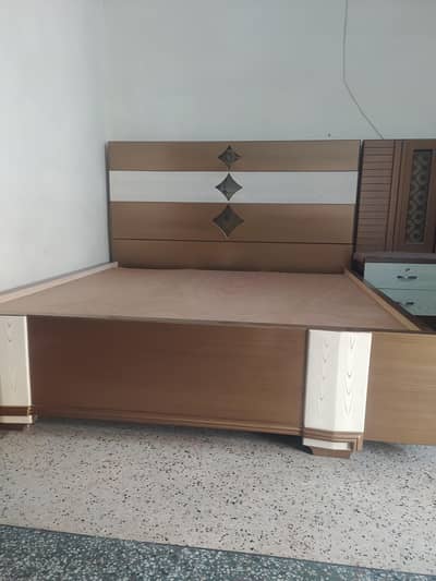1 year use new condition urgent sale