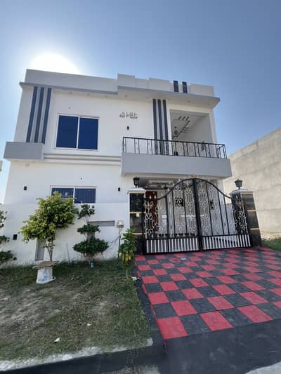 Citi Housing Jhelum 5bed rooms 2 kitchen house available in reasonable price and location is so good