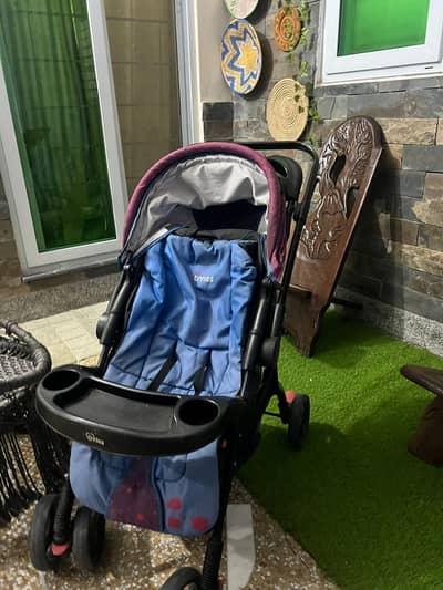 selling tinnies baby stroller in good condition