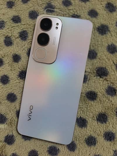 vivo y19s with box and charger (4gb Ram 128Rom)