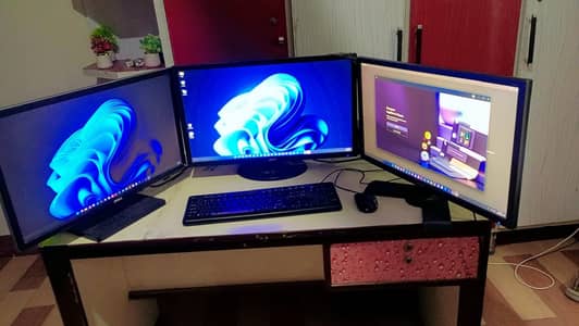 Urgent Sale Full Pc i5 4th with 3 large Monitors 2k 16gbram 256ssd
