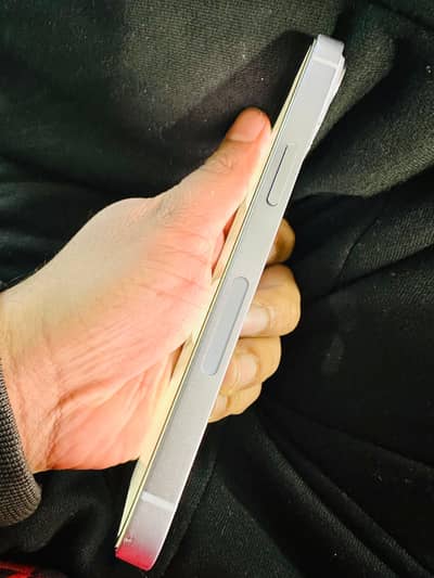 iPhone 14 water pack 128gb 86B. H  03024578450