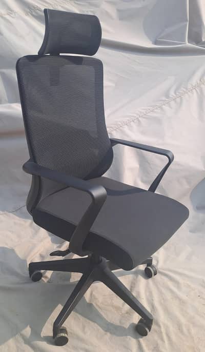 Revolving chair/Office chair/Computer Chair/Executive Chairs/visitor