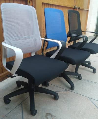Revolving chair/Office chair/Computer Chair/Executive Chairs/visitor