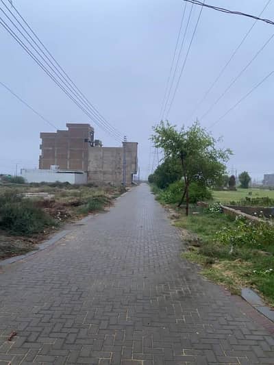 114 SQ YARDS PLOT WEST OPEN IN SADIQ LIVINA