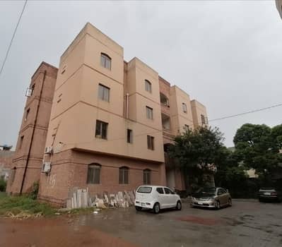 Facing Park 1450 Square Feet Flat For Grabs In Raiwind Road