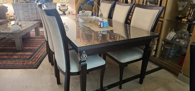 6 chair dining table set for sale in 10/10 condition