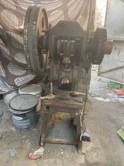 Available forsale 10 Ton