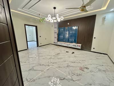 Exclusive 10 Marla Upper Portion | Brand New | (Ground Locked)