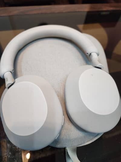 Sony WH-1000XM5 — Headphones