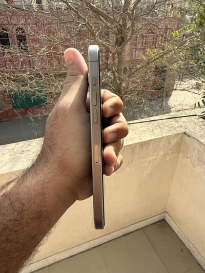 Iphone 15 pro max 256gb B. H 88% Dual physical app 10/10 with box only