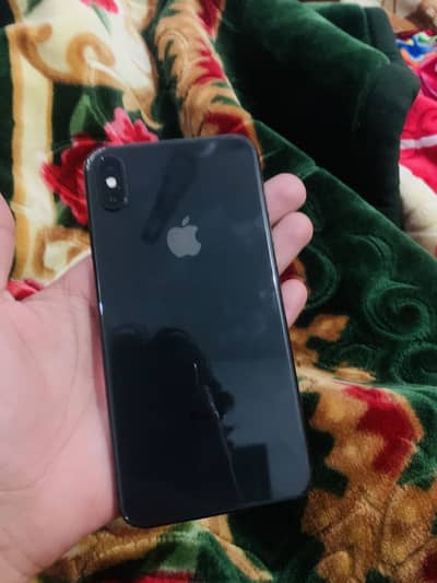 iPhone Xsmax 256 gb factory unlocked black colour