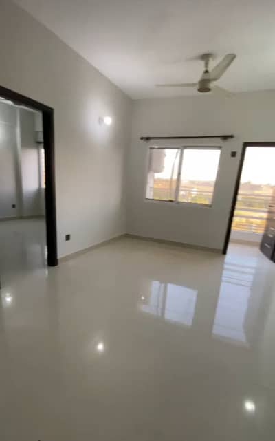 2 BED UNFURNISHED APARTMENT FOR RANT IN GULBERG GREEN