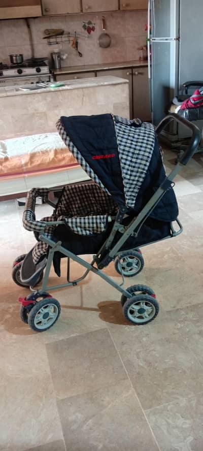 pram in very good  condition 10/10