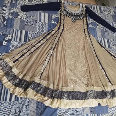 heavy embroidery macxi