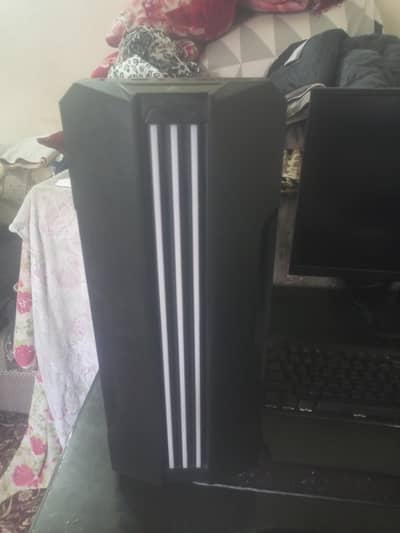 Gaming case with  (3 Argb strips) and (Argb fan)