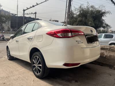 Toyota Yaris 1.5 cvt ativ x