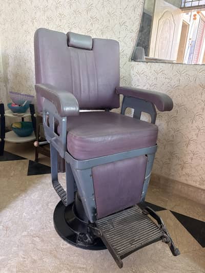 Salon chair