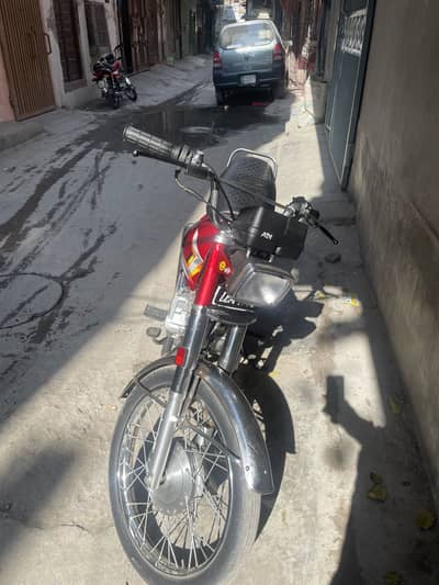 Honda 125 10/10 condition