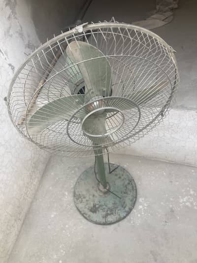 Im selling solar fan all ok ha chalta ha