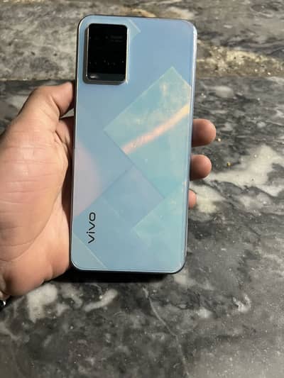 Vivoy33s 128/8 10/9 condition box with charger