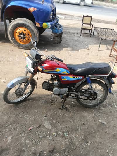 baike urgent sale achi halat ki  file card bao metrik moky pe