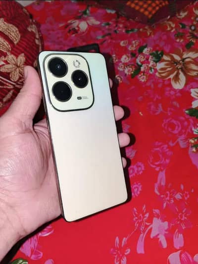 infinix hot 40 with box chsrger