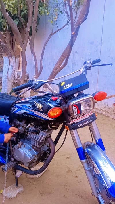 Honda 125 lush condition. . 