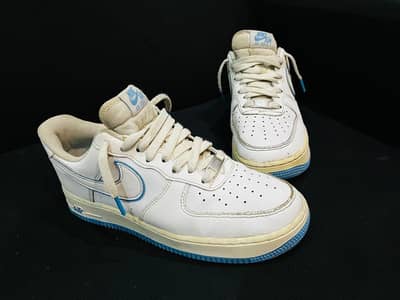 Nike / New balance all shoes available in cheap price