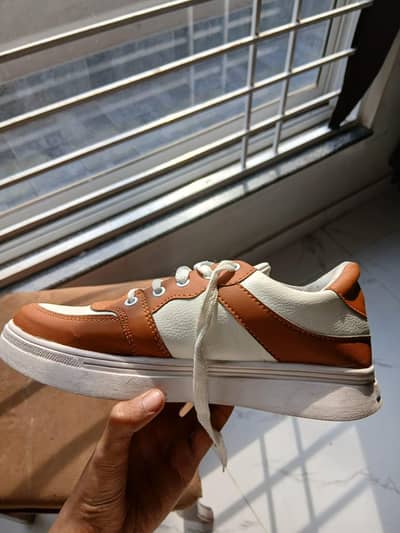 new shoes aik dafa use hua ga size 40 ha