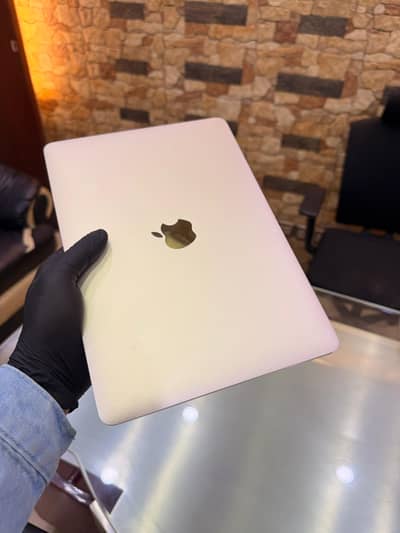 Macbook Early 2015 Slim Edition ( Gold Colour )