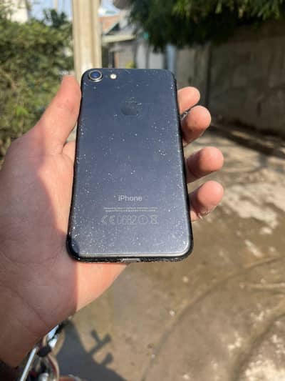 iphone 7 32 GB pta approved panel battery chnged 03298162759