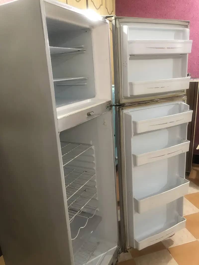 Refrigerator waves 0