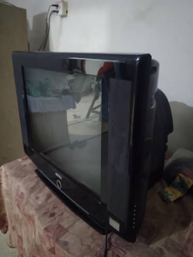 Akera Tv new condition