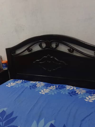 wooden bed set