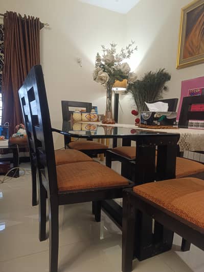 06 seater wooden dining table